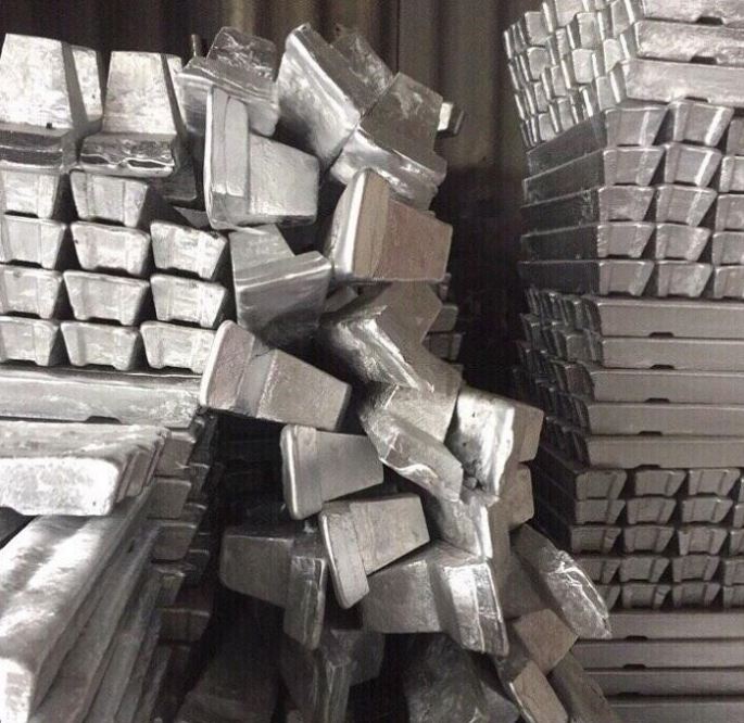 Chì thiếc cục là một trong những phế liệu được mua với giá cao hiện nay
